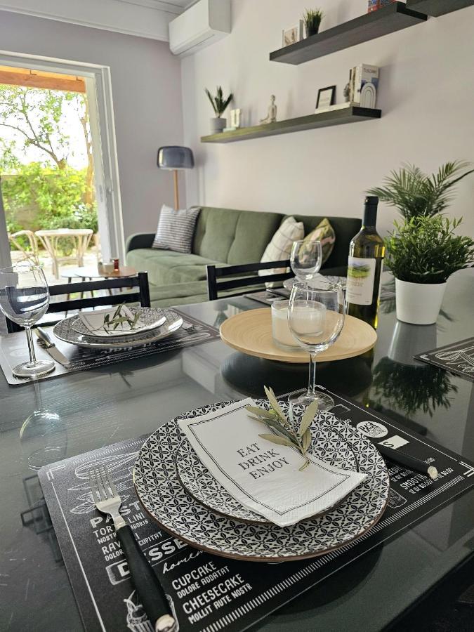 Modern Garden View Apt In Voula, Athens - Luxe Extérieur photo